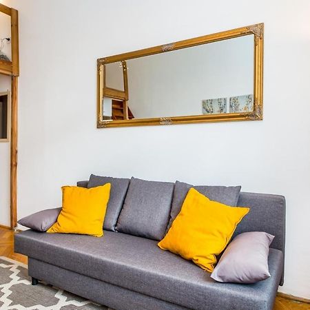 Miodowa Apartment Krasków Eksteriør bilde